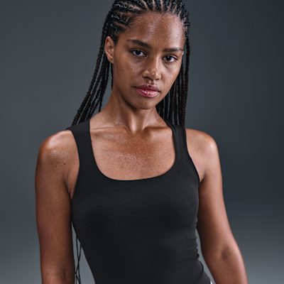 ナイキ Nike オンe クラシック Dri-FIT Tank Top レディース シャツ トップス Burgundy Crush Women's Nike One Classic Dri-FIT Tank Top | Zappos.com